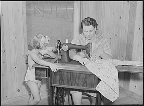 1940s Incest Porn Mom Daughter - Fashioning Yourself | National Women's History Museum