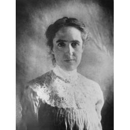 Black and white portrait of Henrietta Swan Leavitt