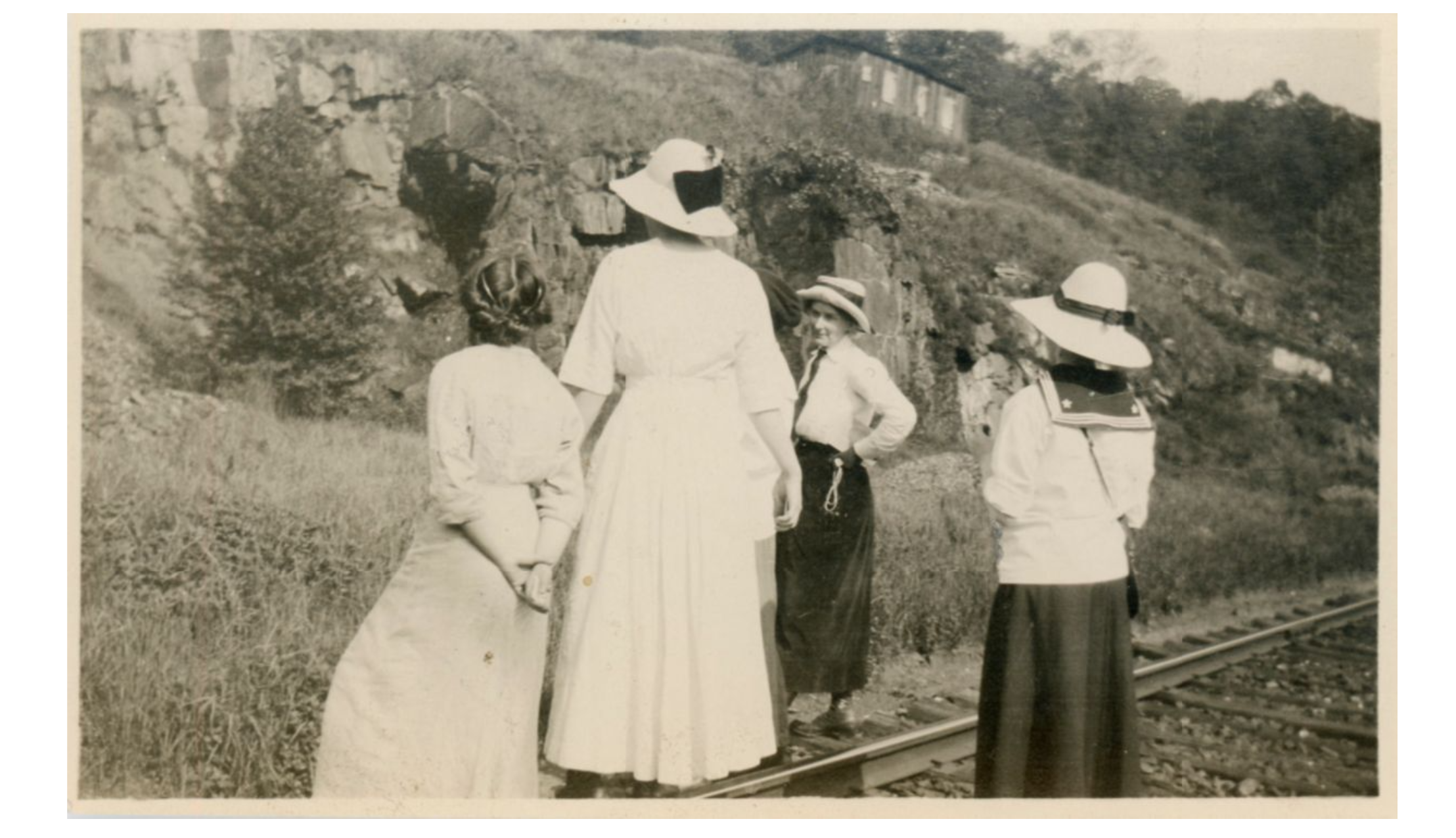 Florence Bascom and students on geology field excursion